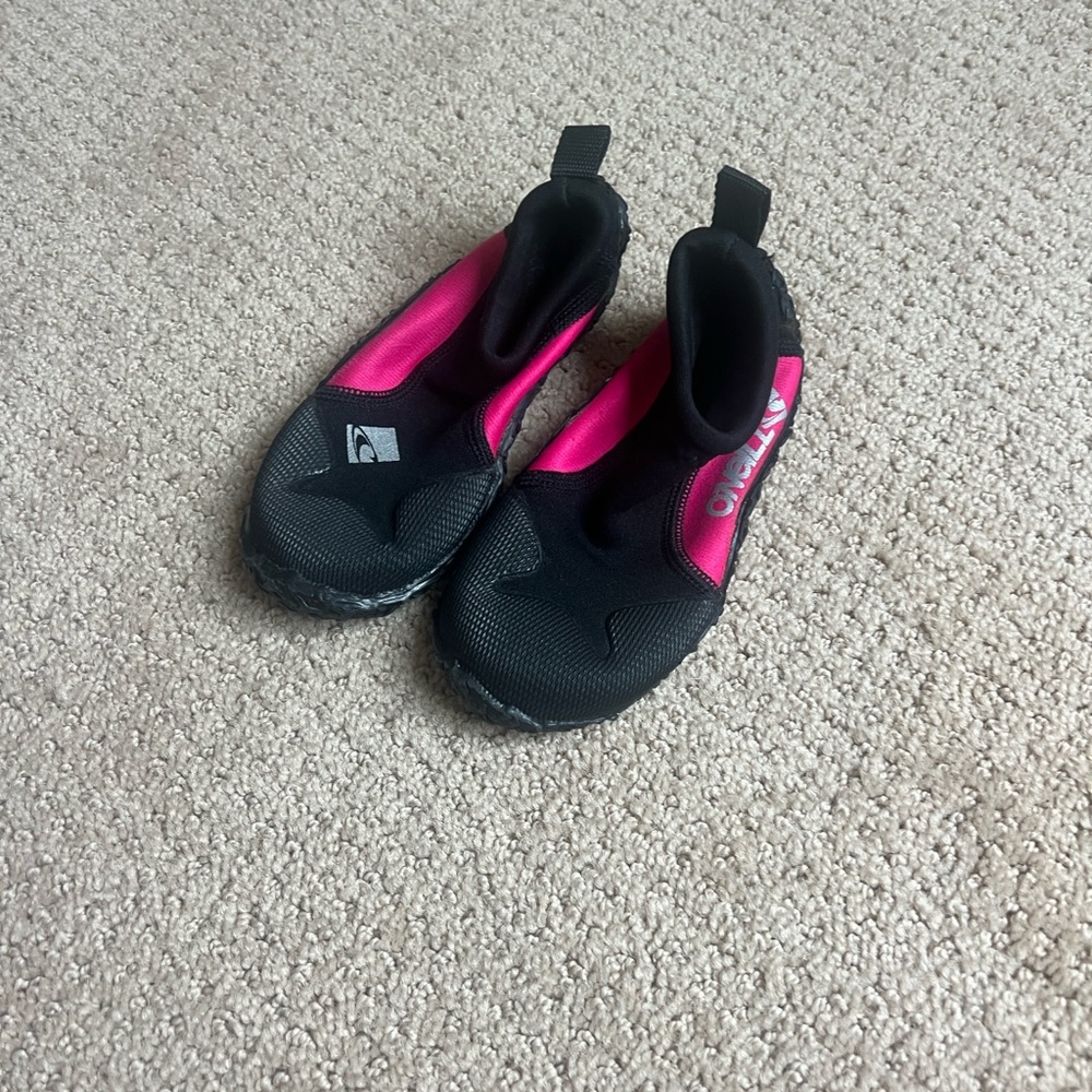 O'Neill Kids wetsuit girls Reactor 2mm Reef Booties size XS size 8